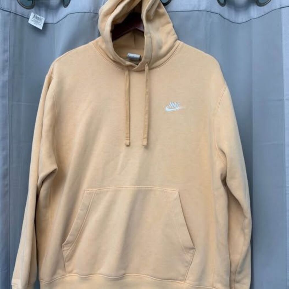 Nike Men’s Club Fleece pullover light orange cream colored hoodie - size Medium